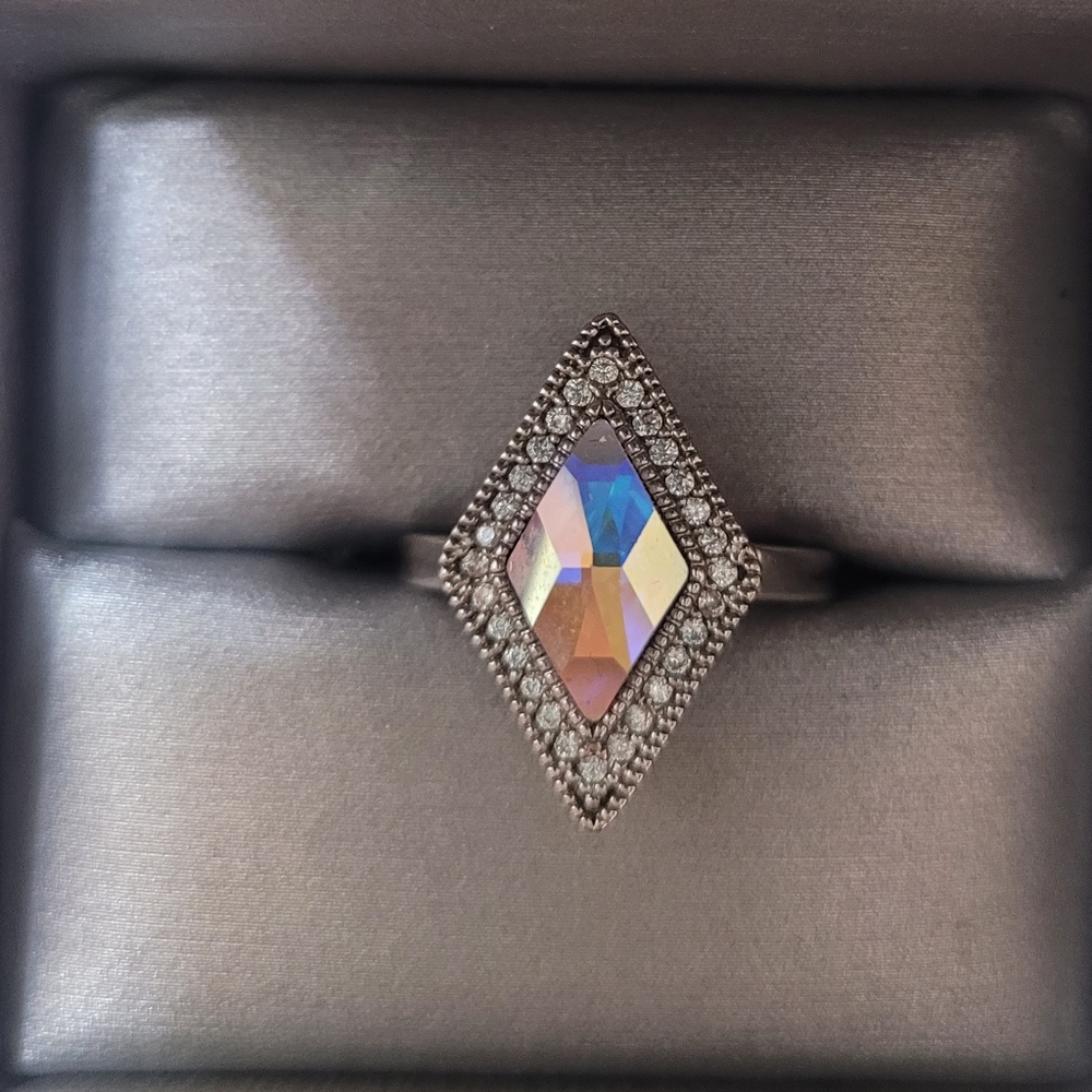 Fragrant Jewels Unicorn Tears Ring